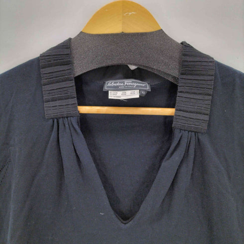 サルヴァトーレフェラガモ Salvatore Ferragamo ガンチーニロゴ ブラックニットS/S レディース import:XS