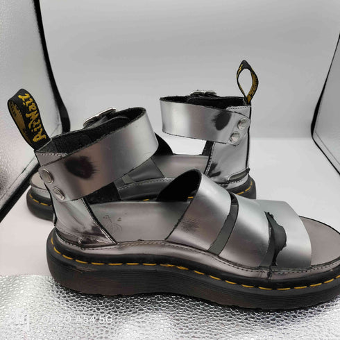 ドクターマーチン Dr.Martens CLARISSA 2 SILVER METALLIC CALF SANDALS クラリッサ 2 サンダル レディース
