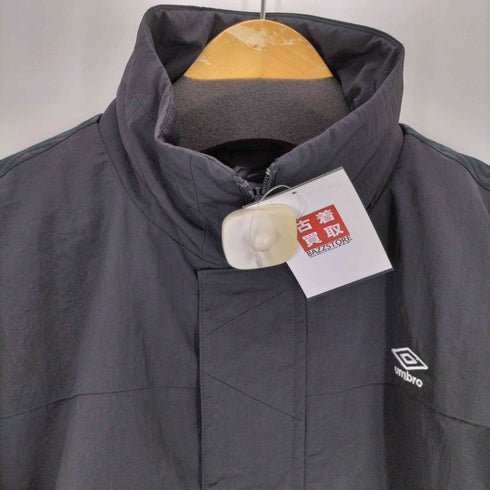 アンブロ UMBRO 【AWAY DAYS】ナイロンウーブンハーフコート メンズ M-L