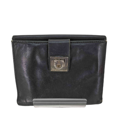 サルヴァトーレフェラガモ Salvatore Ferragamo ガンチーニ ターンロック 二つ折り財布 レディース