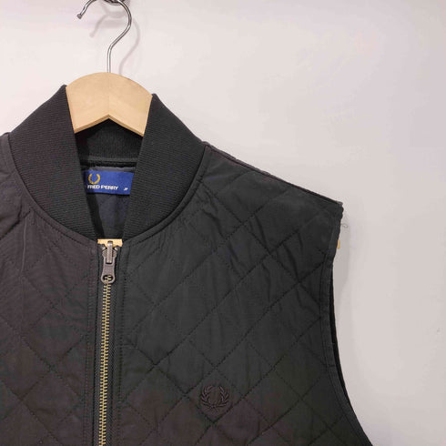 フレッドペリー FRED PERRY 月桂樹 ロゴ刺繍 リバーシブル キルティングベスト メンズ JPN:L