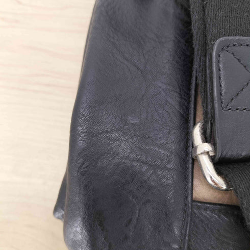 グッシオ GUSCIO レザーショルダーバッグ メンズ