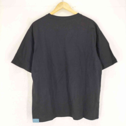 二人称展 フロントプリントクルーネックTシャツ メンズ M