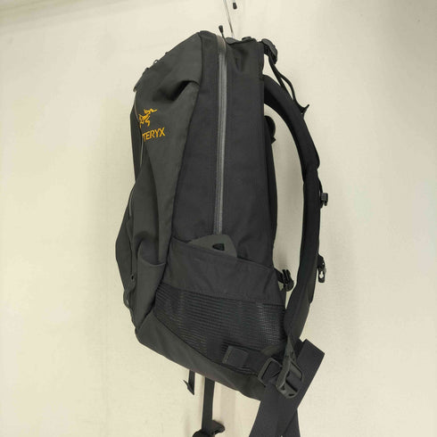 アークテリクス ARCTERYX ARRO22 アロー22 ゴールドロゴ刺繍 ナイロン リュックサック メンズ ONE SIZE