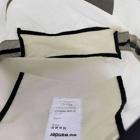 アンドワンダー and wander CORDURA big logo tote bag メンズ FREE
