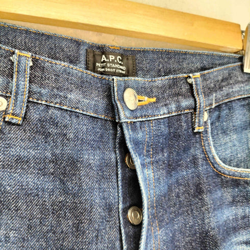 アーペーセー A.P.C. PETIT STANDARD ボタンフライデニムパンツ メンズ 29