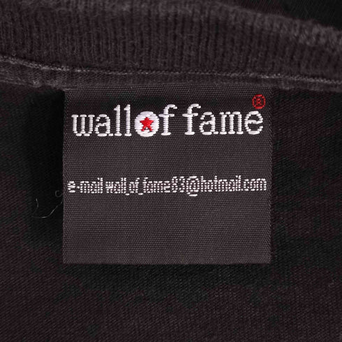 ウォールオブフェイム wall of fame 00S コピーライト 2004 UK ロックボンド フロントプリント クルーネック S/S Tシャツ メンズ import:M