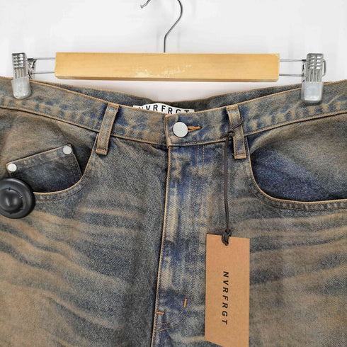 ネヴァーフォーゲット NVRFRGT 3D TWISTED WIDE LEG JEANS MUD FADED メンズ 3