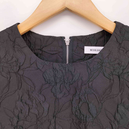 ナチュラルビューティーベーシック NATURAL BEAUTY BASIC ジャガードペプラムブラウス レディース M