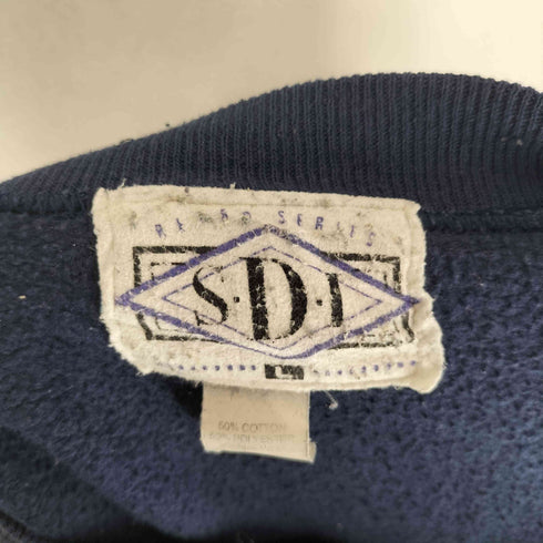 S・D・I プリントクルーネックスウェット 前V メンズ JPN:L