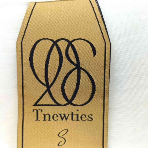 トゥエンティーズ Tnewties 《エレベーターを長く待っている》ピンタックブラウス レディース import:S