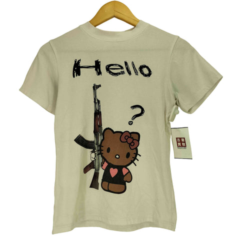 HELLO 日焼け キャラクタープリント 銃 モックネックTシャツ レディース JPN:1