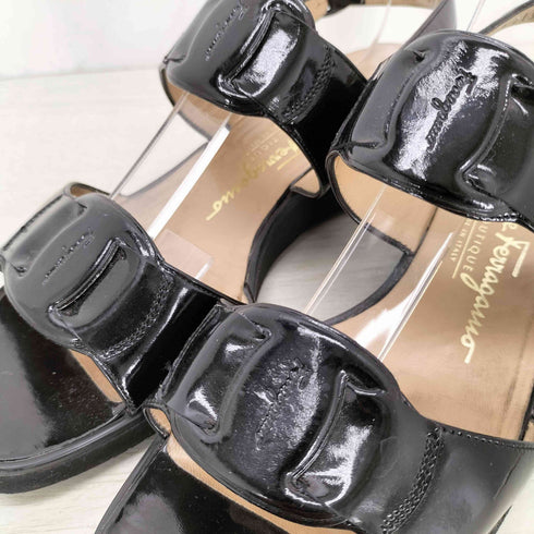 サルヴァトーレフェラガモ Salvatore Ferragamo ガンチーニモチーフ パテントレザーサンダル レディース 7 1/2