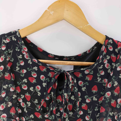 トッコクローゼット tocco closet リボン付き ラッフル フリル ストロベリー プリント シフォン ワンピース レディース FREE