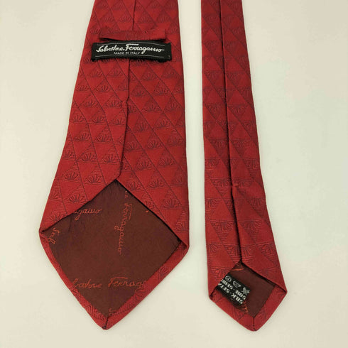 サルヴァトーレフェラガモ Salvatore Ferragamo トライアングル柄 シルクネクタイ メンズ