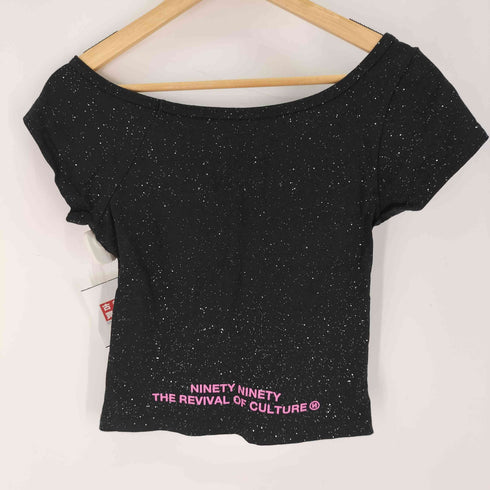 ナインティナインティ 9090 OG Logo Of f Shoulder Glitter Tee レディース import:M