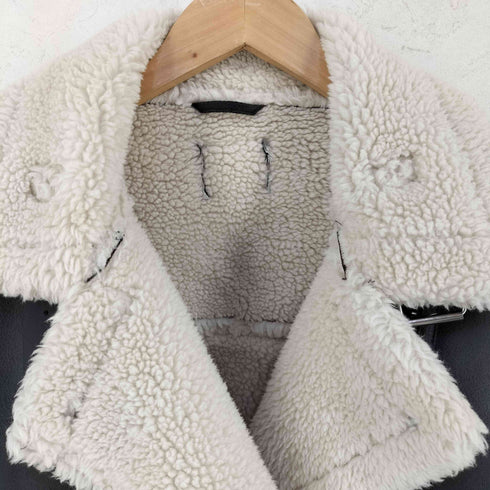 ベルシュカ BERSHKA フェイク ムートン ジャケット レディース