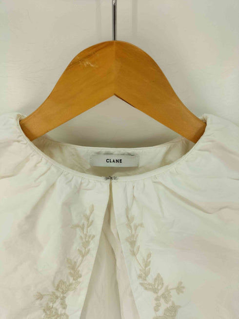 クラネ CLANE BIG COLLAR EMBROIDERY TOPS レディース JPN:1
