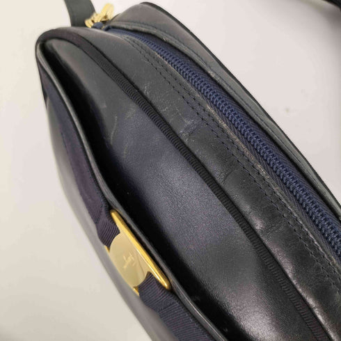 サルヴァトーレフェラガモ Salvatore Ferragamo ヴァラ レザーショルダー レディース
