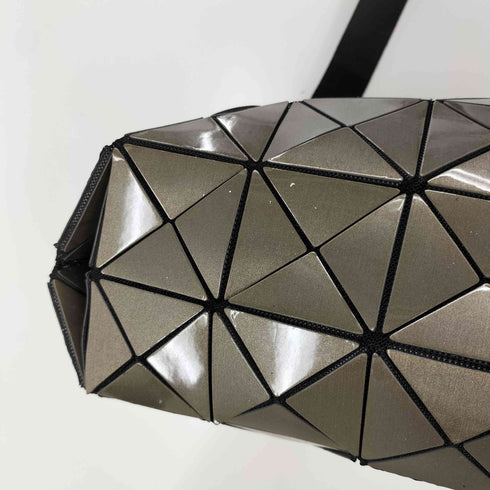 バオバオイッセイミヤケ BAO BAO ISSEY MIYAKE メッセンジャーバッグ レディース