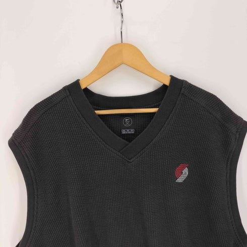 ナイキゴルフ NIKE GOLF スウッシュ刺繍 NBAロゴ刺繍 太畝 コーデュロイ Vネック ベスト メンズ JPN:XL