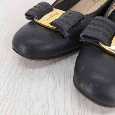 サルヴァトーレフェラガモ Salvatore Ferragamo ヴァラリボン パンプス レディース 5C