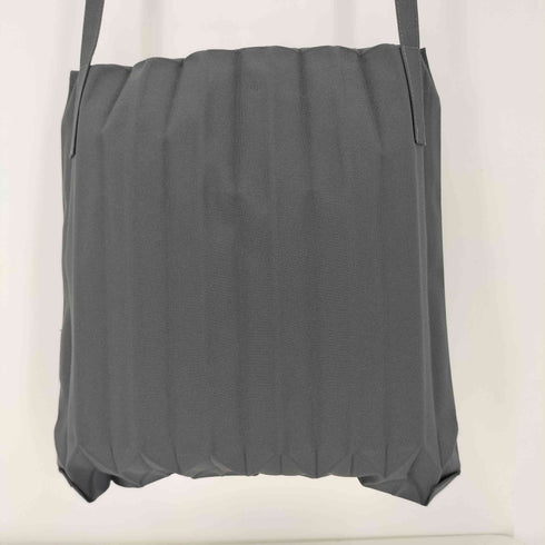 ミーイッセイミヤケ me ISSEY MIYAKE TRUNK PLEATS BAG レディース