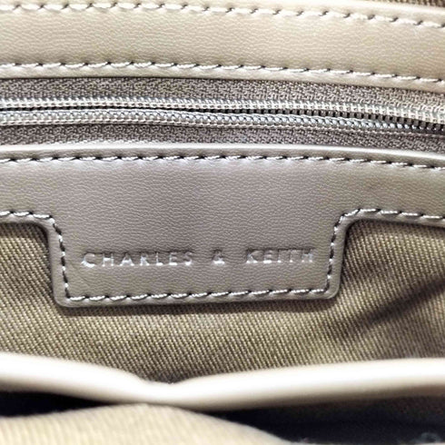 チャールズアンドキース CHARLES&KEITH バックルストラップ トートバッグ レディース