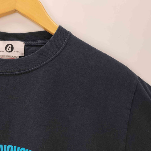 グッドイナフ GOODENOUGH FRUIT OF THE LOOM ボディ ロゴ プリント S/S ボックス Tシャツ メンズ import:M