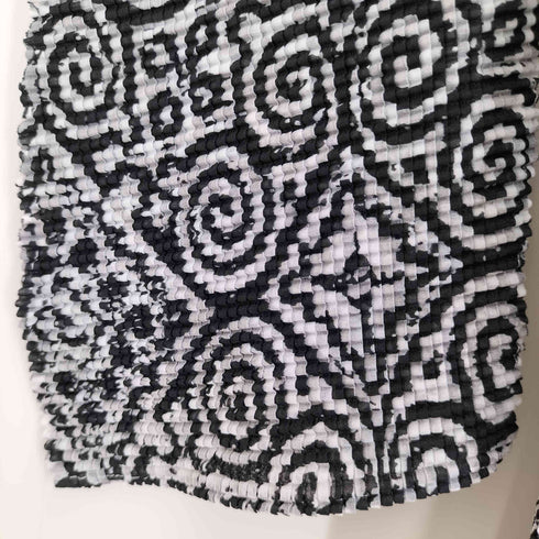 ミーイッセイミヤケ me ISSEY MIYAKE 10SS 総柄 ハイネック プリーツトップ レディース