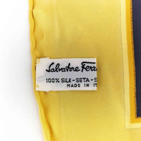 サルヴァトーレフェラガモ Salvatore Ferragamo 総柄 シルクスカーフ レディース