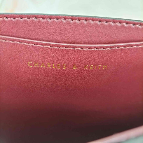 チャールズアンドキース CHARLES&KEITH チャンキーチェーンリンク サドルバッグ / Chunky Chain-Link Saddle Bag レディース