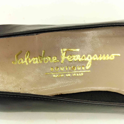 サルヴァトーレフェラガモ Salvatore Ferragamo ヴァラリボン パンプス レディース 61/2