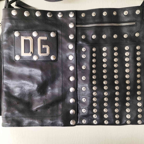 ドルチェアンドガッバーナ DOLCE&GABBANA DGロゴ スタッズ レザー ショルダー バッグ メンズ