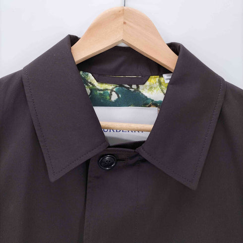 バーバリー BURBERRY × HIGHGROVE 25AW MADE IN ENGLAND ハイグローブ アーティスト コラボ 裏地 絹 シルク 100% 総柄 バルマカーン ステンカラー コート メンズ EUR:48