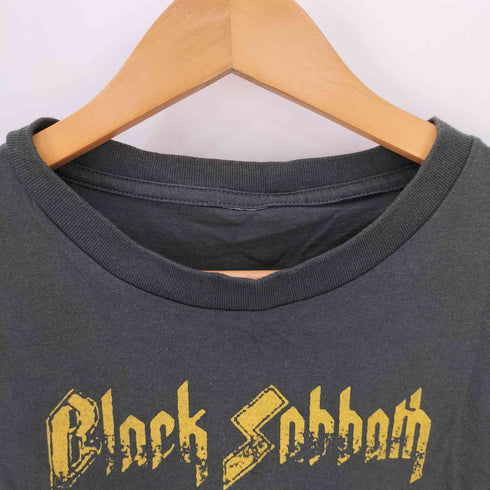 袖裾シングル ロックバンド 血まみれの安息日 クルーネックTシャツ メンズ