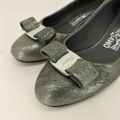 サルヴァトーレフェラガモ Salvatore Ferragamo リボンパンプス レディース US:5
