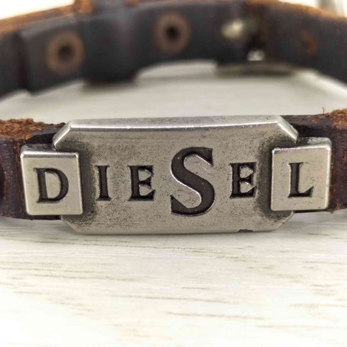 ディーゼル DIESEL メタルロゴ レザーブレスレット メンズ