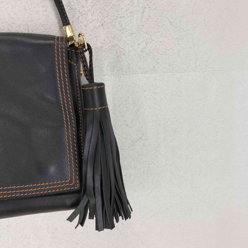 ヴィヴィアンウエストウッド Vivienne Westwood Dolce Vita Tassel Clutch ドルチェ・ヴィータ タッセル クラッチ オーブロゴ レザー ショルダーバッグ レディース