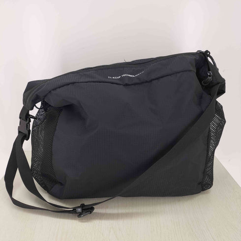 ハフ HUF Eightynine SHOULDER BAG ロゴプリント ナイロン ショルダーバッグ メンズ