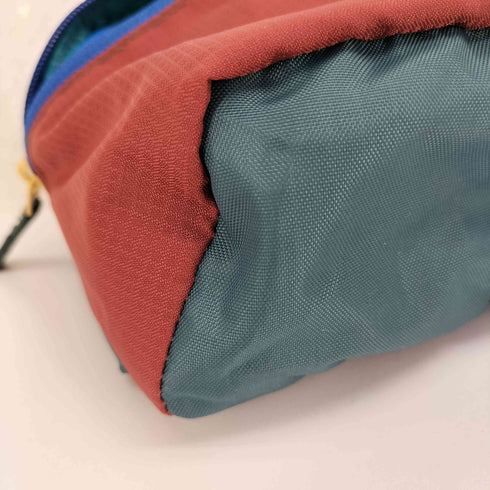 コトパクシ Cotopaxi BATAAN 3L FANNY PACK-DEL DIA PT マルチカラー ショルダー バッグ サコッシュ メンズ