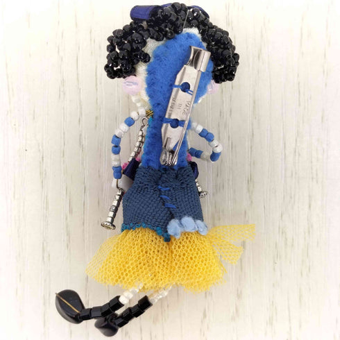 アルベロベロ OLLEBOREBLA オレボレブラ 編み物 ガール ボーダー ビーズ ブローチ レディース