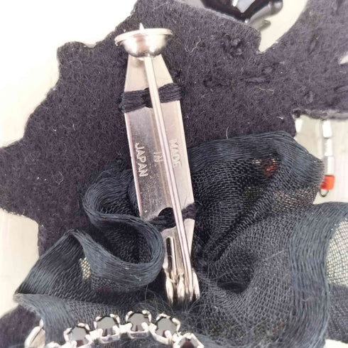 アルベロベロ OLLEBOREBLA オレボレブラ ブタさん フリル スカーフ ドレス ビーズ ラインストーン 刺繍 ブローチ レディース