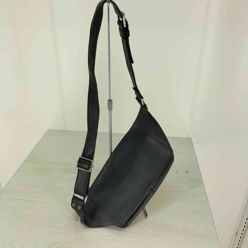 ヴァレンティノ Valentino VLTN ロゴ ボディバッグ メンズ