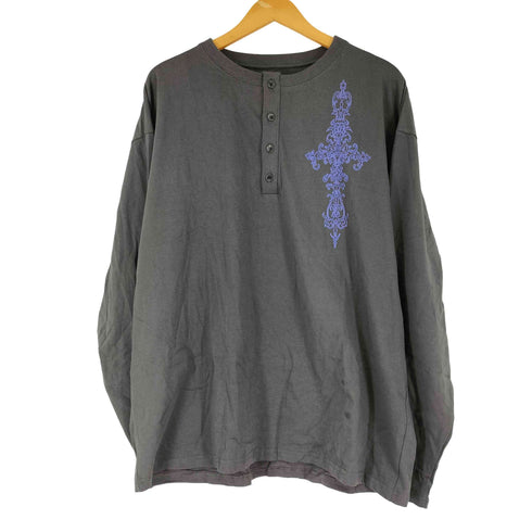 GRAVER クロスモチーフ グラフィックプリント ヘンリーネック 長袖 Tシャツ メンズ JPN:L