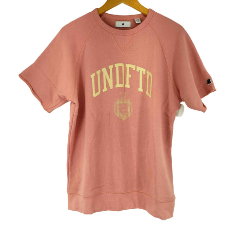 アンディフィーテッド UNDEFEATED College Short Sleeve Crewneck Sweater メンズ JPN:M