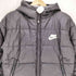 ナイキ NIKE Therma-FIT ルーズシルエット バックプリントロゴジャケット レディース import:M