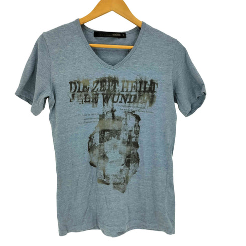 シュリセル SCHLUSSEL グラフィックプリント Vネック S/S Tシャツ メンズ 2