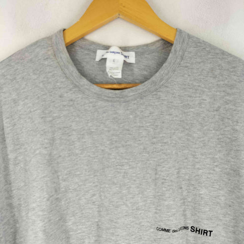 コムデギャルソンシャツ COMME des GARCONS SHIRT cotton jersey plain with CDG SHIRT logo on front - big T フロントプリント 半袖Tシャツ メンズ JPN:L
