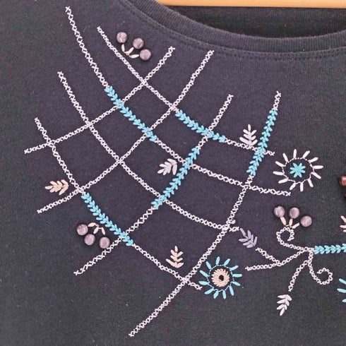 ハートイッセイミヤケ Haat ISSEY MIYAKE ビーズ刺繍 クルーネック 半袖 Tシャツ レディース JPN:2